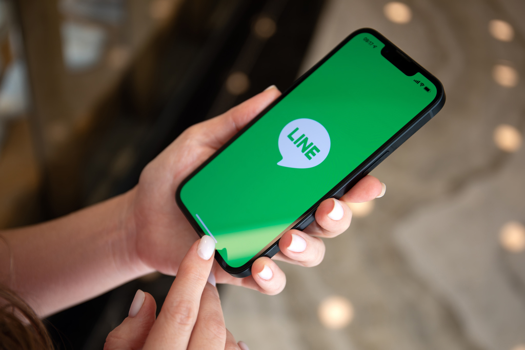 LINE又爆災情 開啟相機畫面秒全黑「全是這廠牌」 通訊行曝唯一解