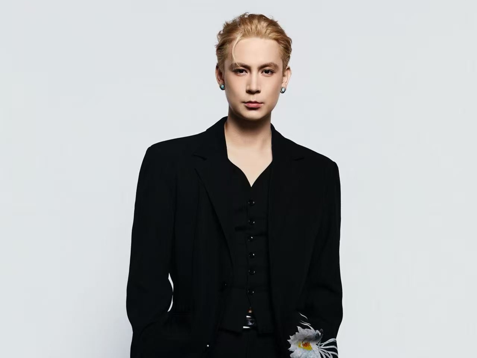 新疆花美男連李榮浩都愛！「step....