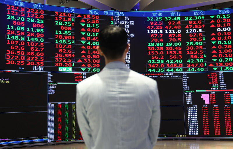 太陽能聯合再生等5檔亮燈漲停...還有3萬張排隊等買 分析師：農曆年前可偏多